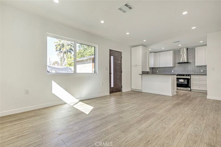 Property Photo:  13937 Sylvan  CA 91401 