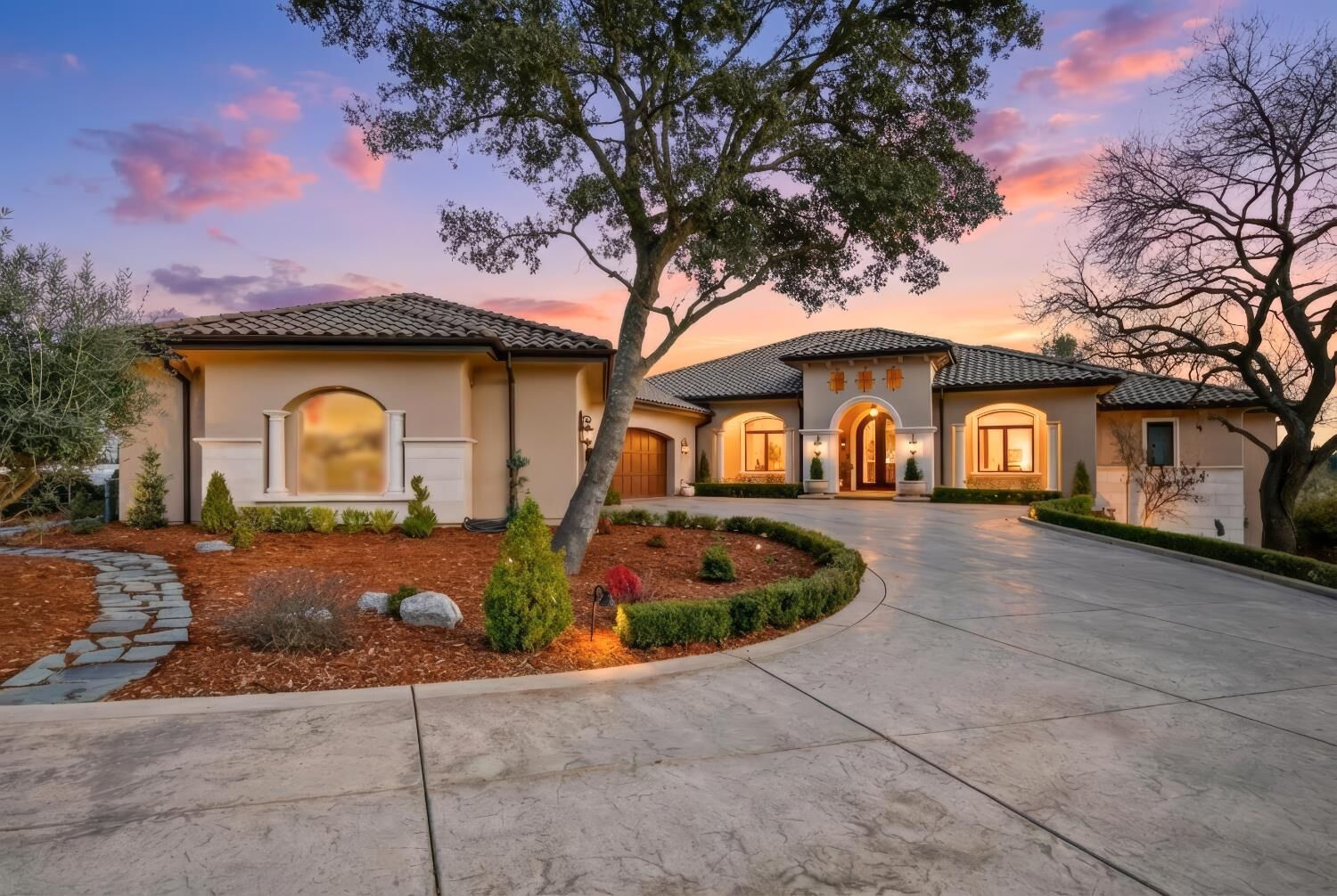 Property Photo:  3909 Edgevale Court  CA 95628 