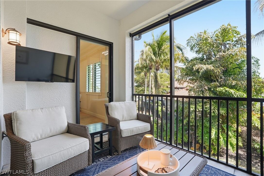 Property Photo:  975 Sandpiper Street A202  FL 34102 