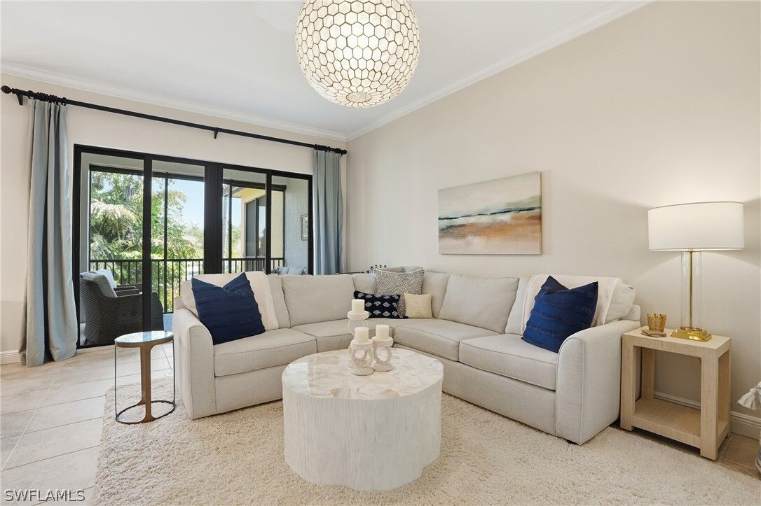 Property Photo: 975 Sandpiper Street A202 FL 34102