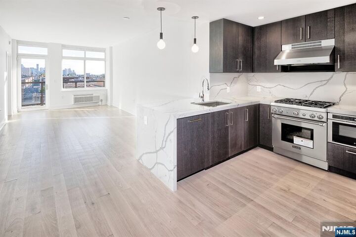 Property Photo:  1400 Hudson Street 803  NJ 07030 