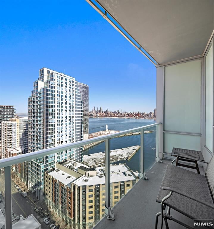 Property Photo:  20 Newport Parkway 2609  NJ 07310 