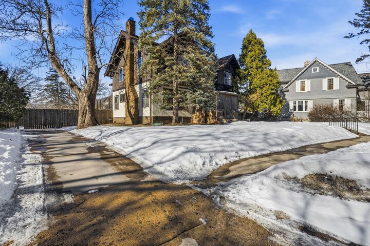 Property Photo:  2426 Sheridan Avenue S  MN 55405 