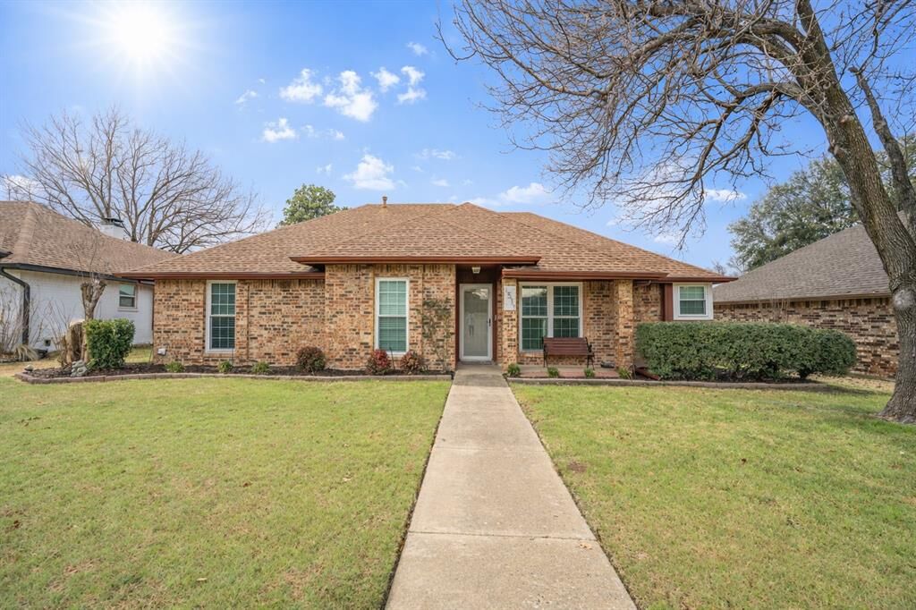 Property Photo:  1511 La Paz Drive  TX 75074 