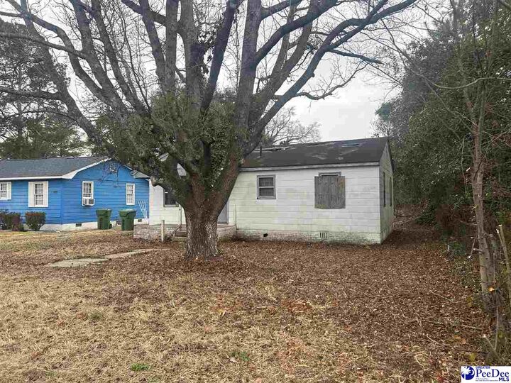 Property Photo:  811 W Marion  SC 29501-2131 