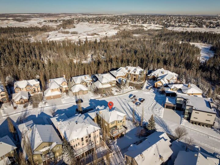 Property Photo:  2715 Evercreek Bluffs Way SW  AB T2Y 4V7 