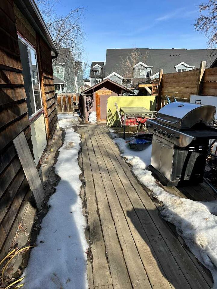 Photo de la propriété:  5228 50 Avenue  AB T4S 1E7 