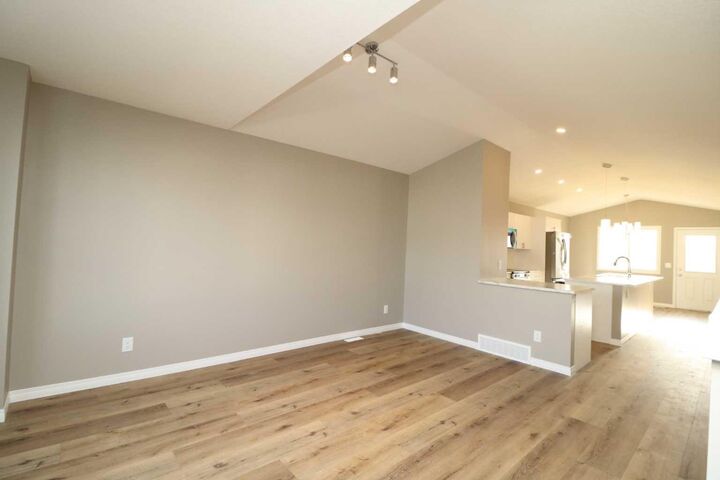 Property Photo: 447 Henricks Drive AB T0M 1B0