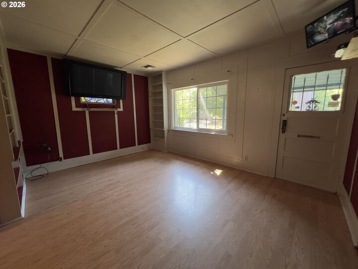 Property Photo: 5716 SE 104th Ave OR 97266
