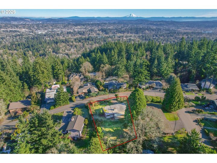 Property Photo: 2665 Hillcrest Dr OR 97068