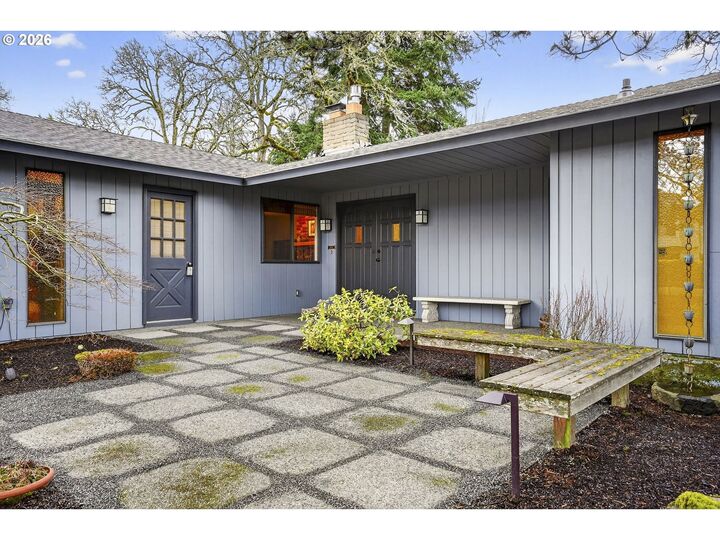 Property Photo: 5601 SE Byron Dr OR 97267