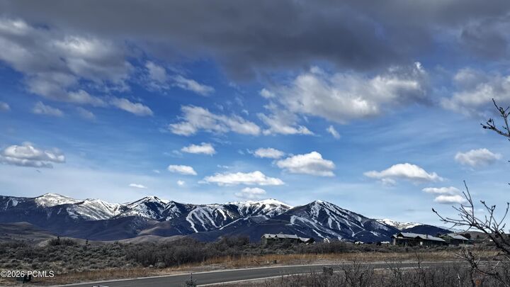 Property Photo: 8468 N Backcast Circle UT 84036