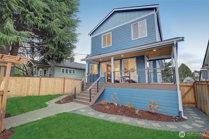 Property Photo: 7008 Linden Avenue N WA 98103