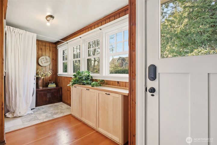 Property Photo:  932 N 70th Street  WA 98103 