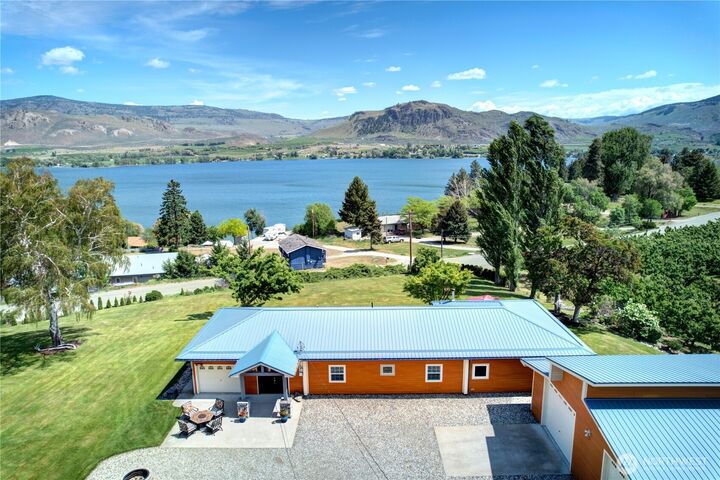 Property Photo:  33340  Highway 97  WA 98844 