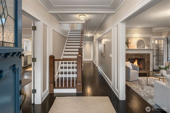 Property Photo:  914  22nd Avenue E  WA 98112 