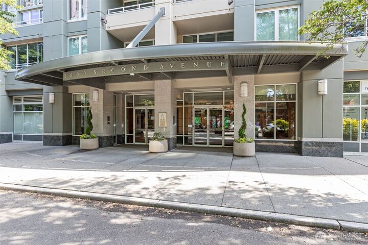 Property Photo:  2600  2nd Avenue 504  WA 98121 