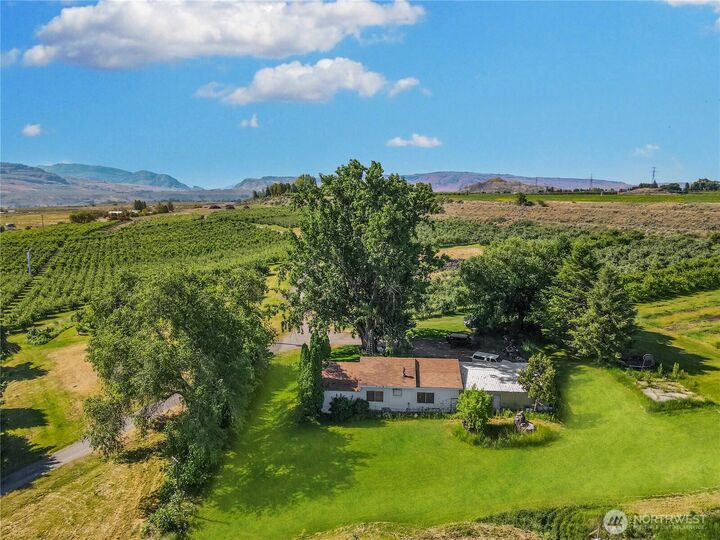 Property Photo: 223 Old Riverside Hwy WA 98841