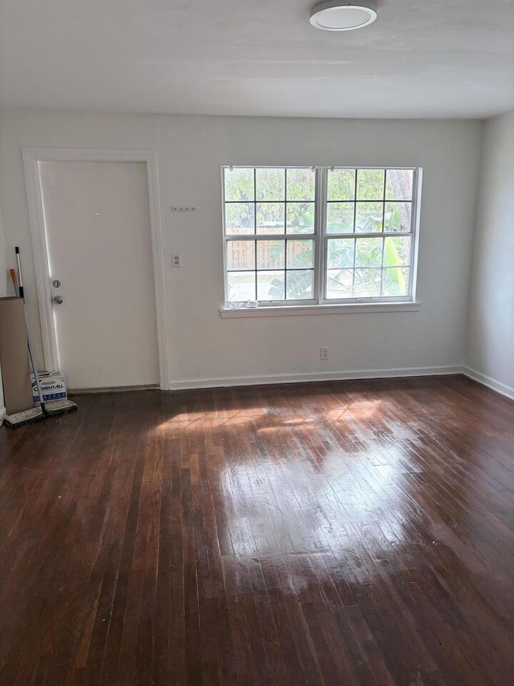 Property Photo:  213 SE 9th Street  FL 33483 