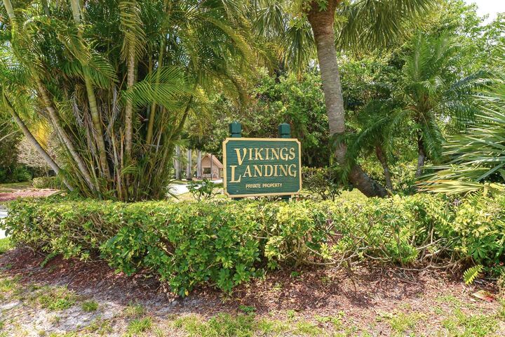 Property Photo: 2610 SE Erickson Drive FL 34984