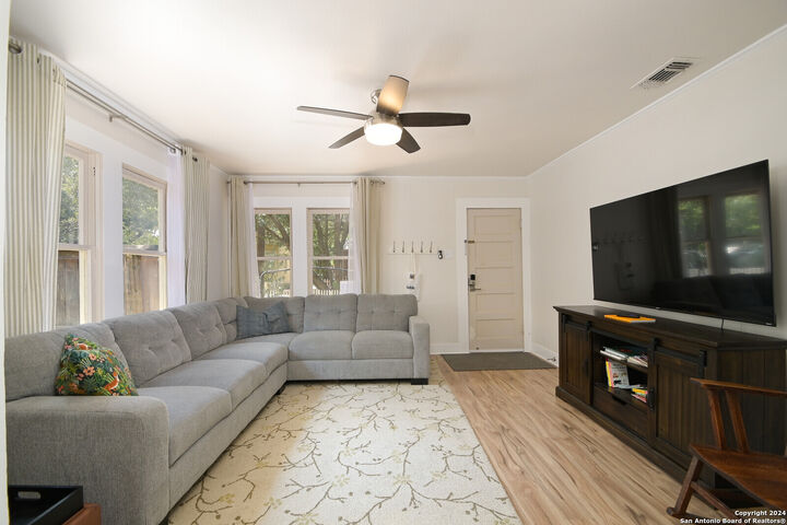 Property Photo:  208 Mission St  TX 78210 