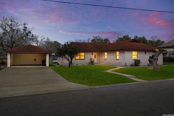 Property Photo:  105 East St  TX 78160 