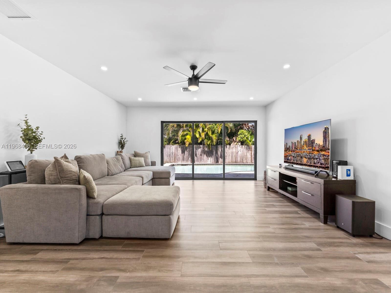 Property Photo:  10415 SW 200th St  FL 33157 