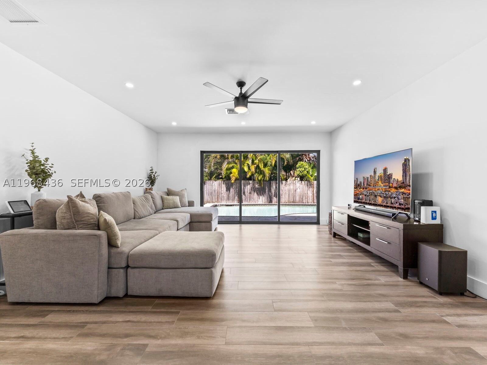 Property Photo:  10415 SW 200th St  FL 33157 