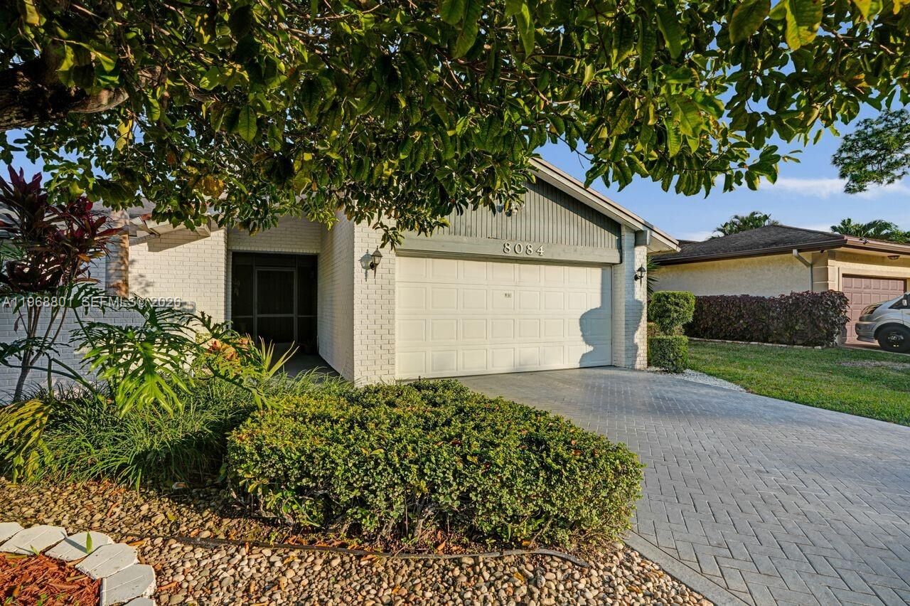 Property Photo:  8084 Buttonwood Cir  FL 33321 