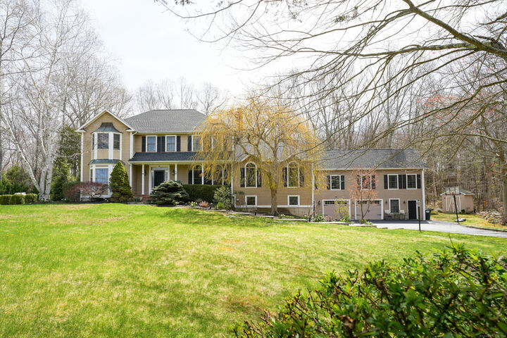 Property Photo:  20 Blanket Meadow Road  CT 06468 