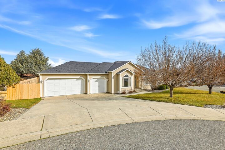 Property Photo:  1173 Kensington Way  WA 99352 