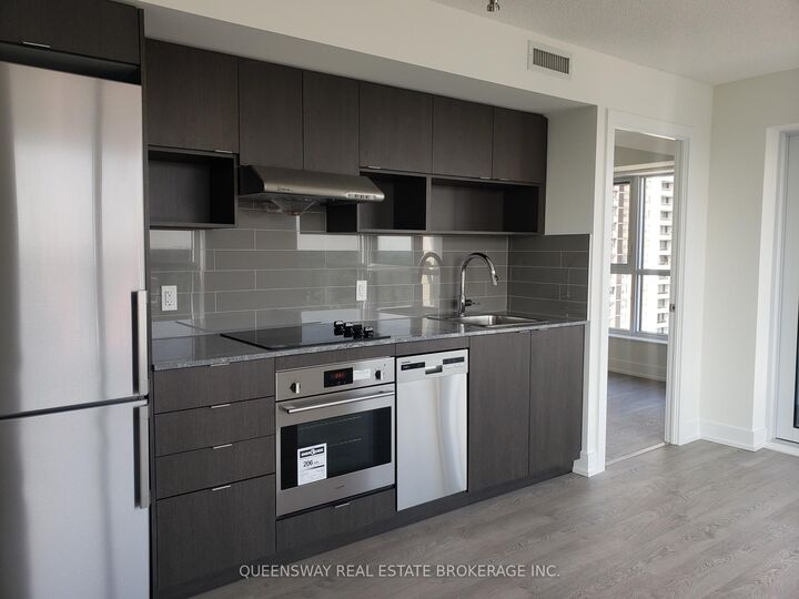 Property Photo: 7 Mabelle Avenue 1504 ON M9A 0C9