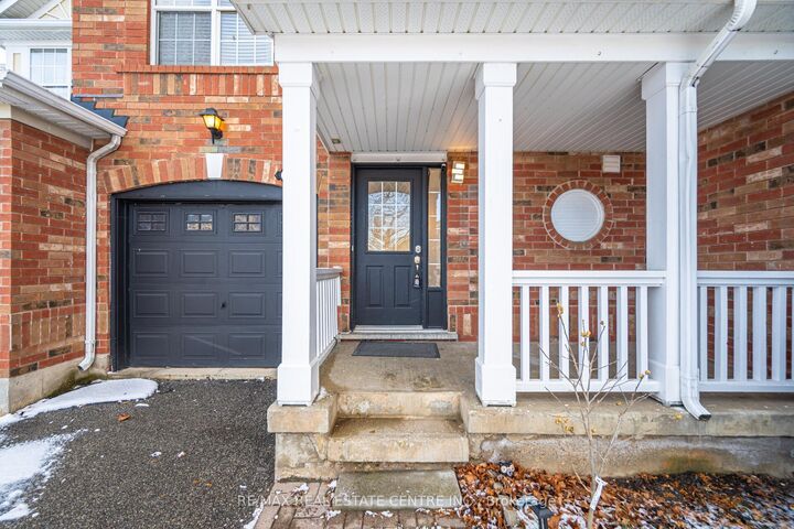 Property Photo: 454 Collis Court ON L9T 5N1