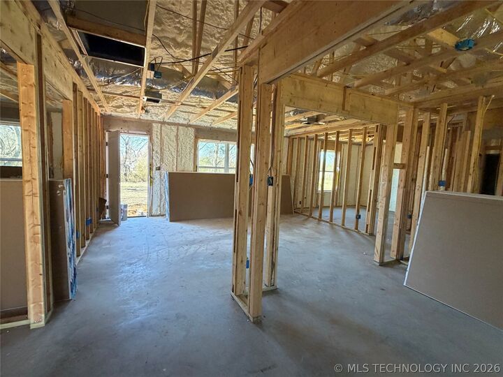 Property Photo:  505 Jefferson Davis Boulevard  OK 74434 