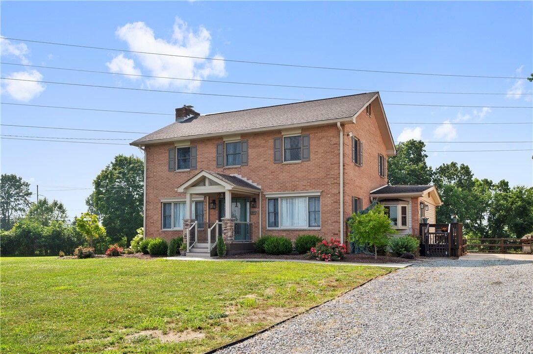 Property Photo:  1217 Old Leechburg Road  PA 15239 
