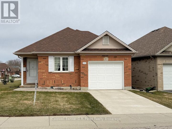 Property Photo:  224 Baldwin Street  ON N4G 5W3 