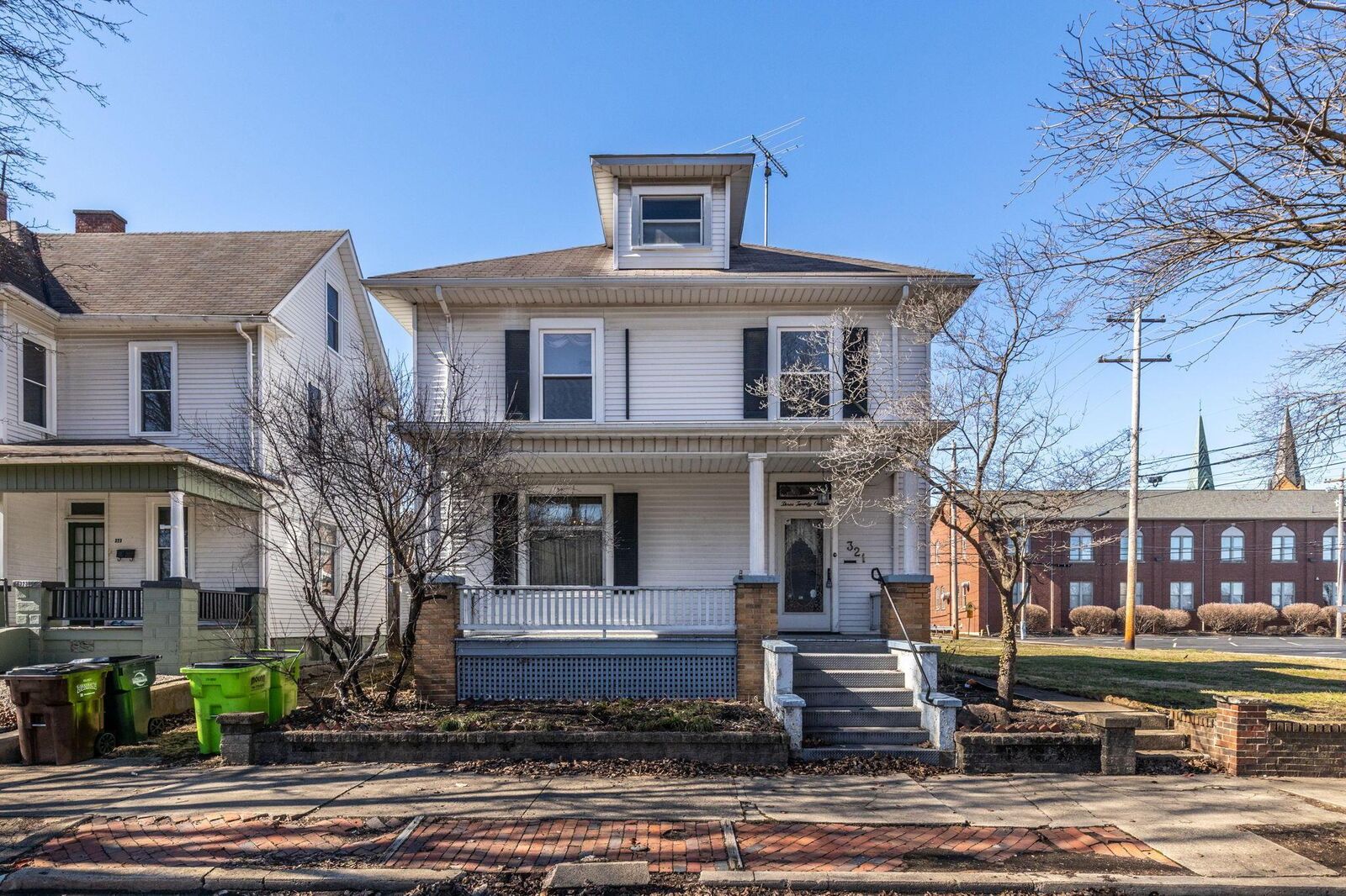 Property Photo:  321 S Pickaway Street  OH 43113 