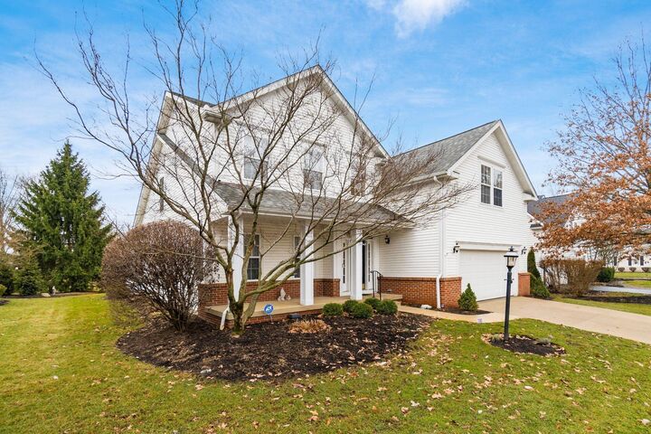 Property Photo: 5754 Lake Forest Way OH 43082