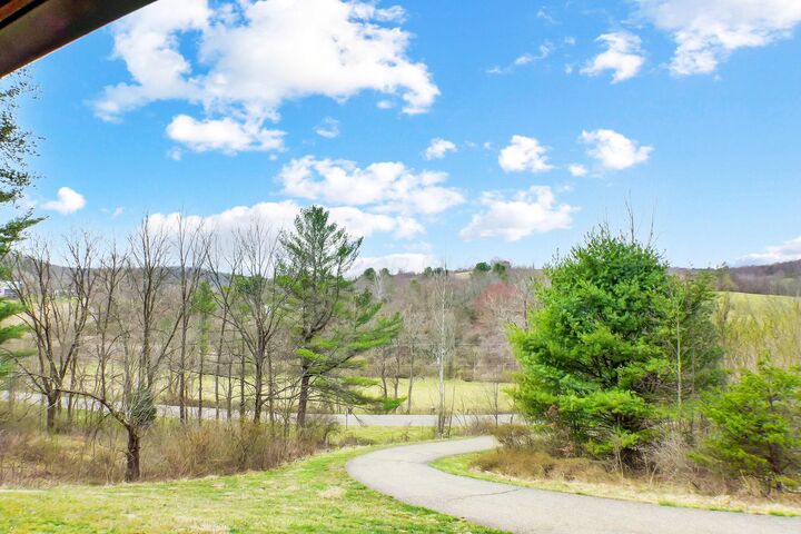 Property Photo: 13500 Pleasant Valley Road OH 43149