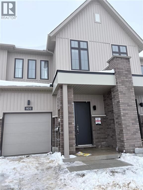 Property Photo:  931 Douro Street  ON N5A 0M2 