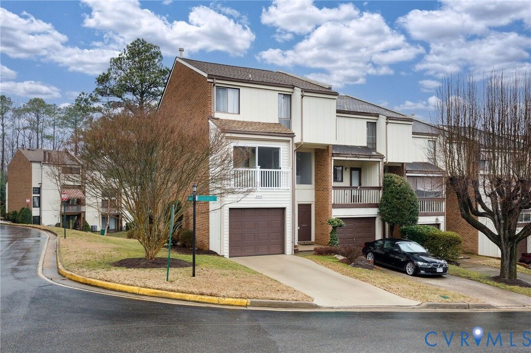 Property Photo:  300 Southern Court  VA 23075 