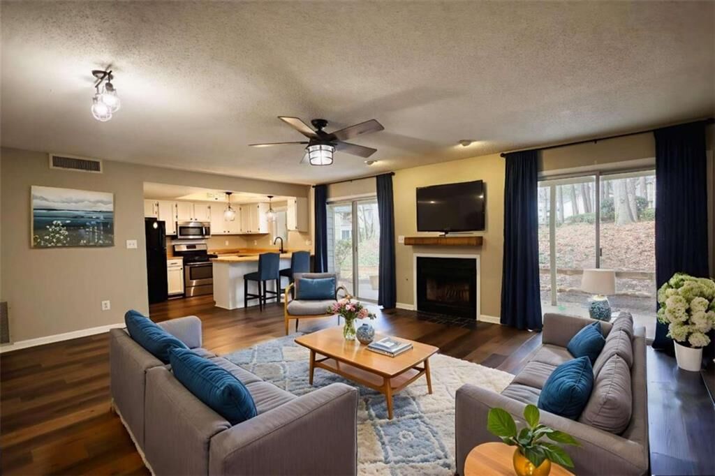 Property Photo: 11 Doranne Court GA 30080