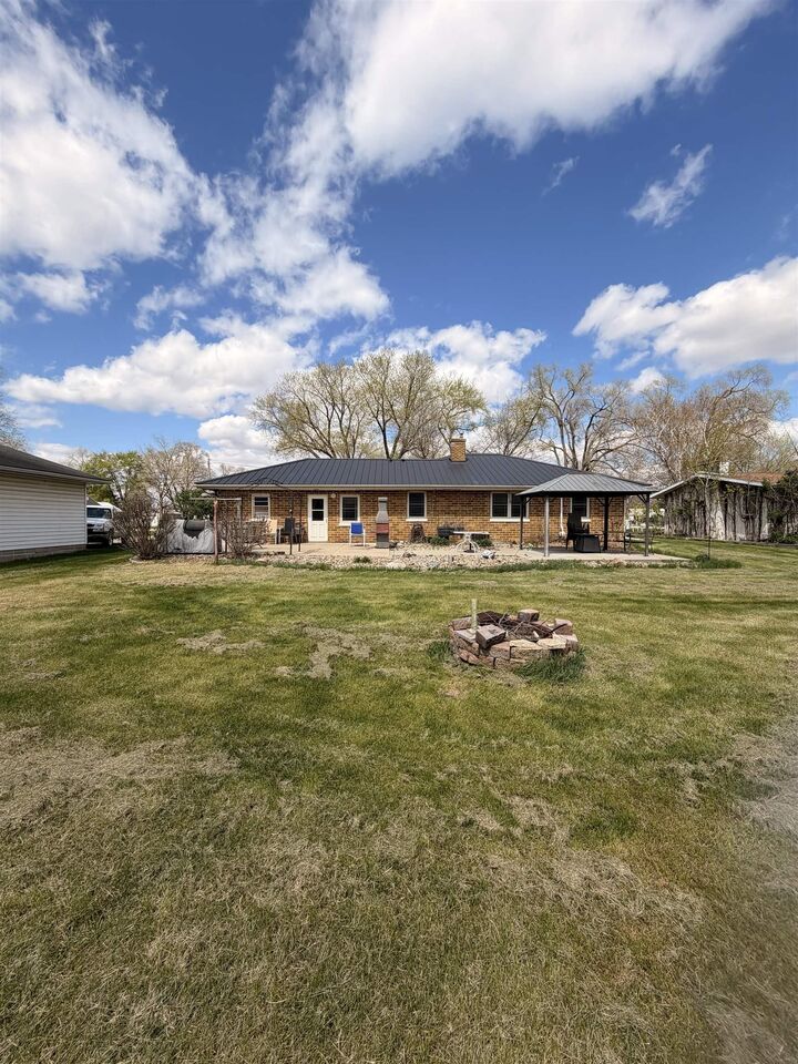 Property Photo:  1776 Enid Street  IA 50707 
