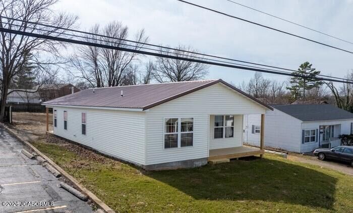 Property Photo: 202 W Chestnut Street MO 65251