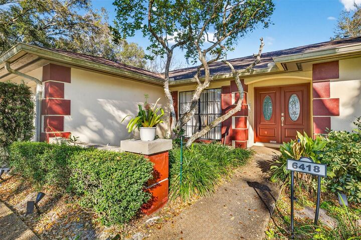 Property Photo: 6418 Jacqueline Arbor Drive FL 33617