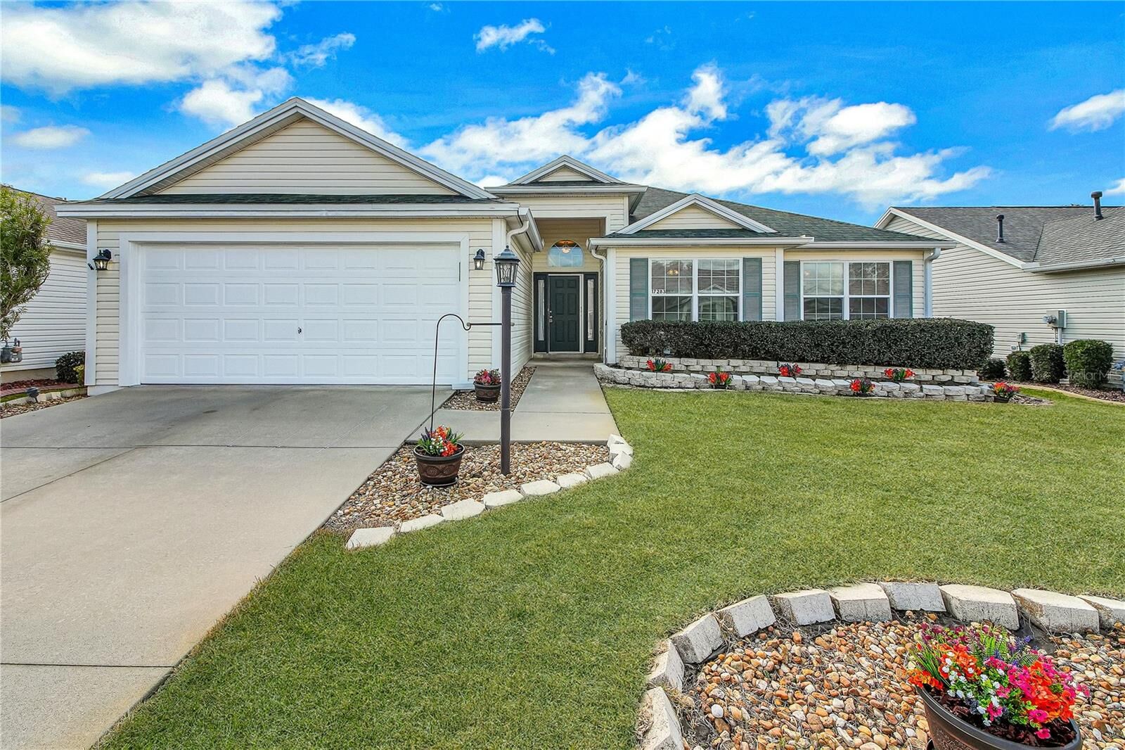 Property Photo: 17283 SE 94th Coults Circle FL 32162