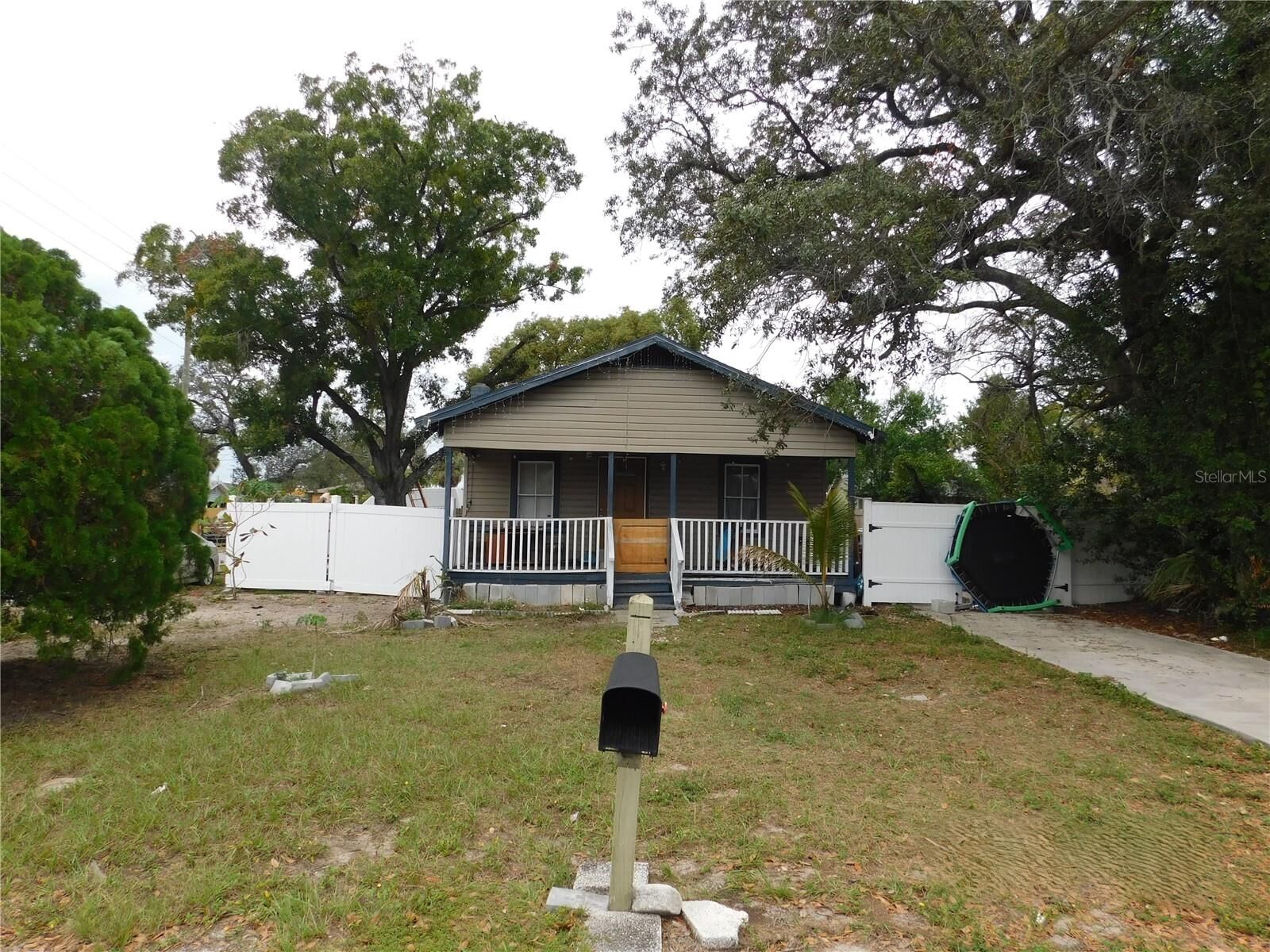 Property Photo:  8412 N Seminole Avenue  FL 33604 