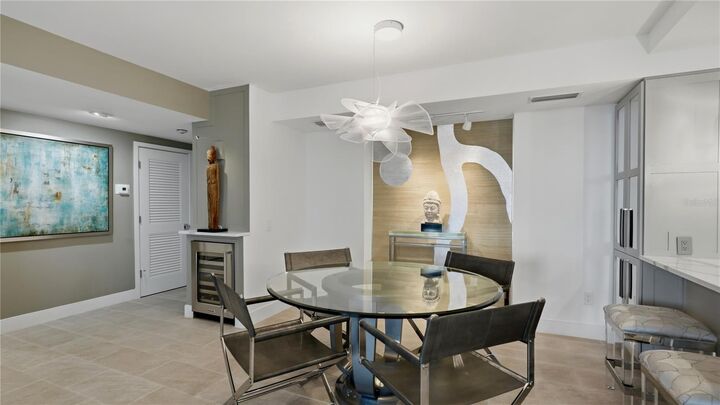 Property Photo:  1212 Benjamin Franklin Drive 907  FL 34236 