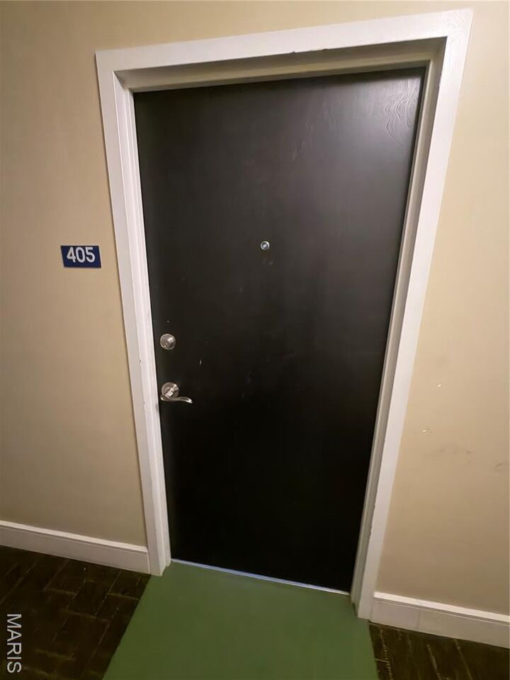 Property Photo: 210 N 17th Street 405 MO 63103