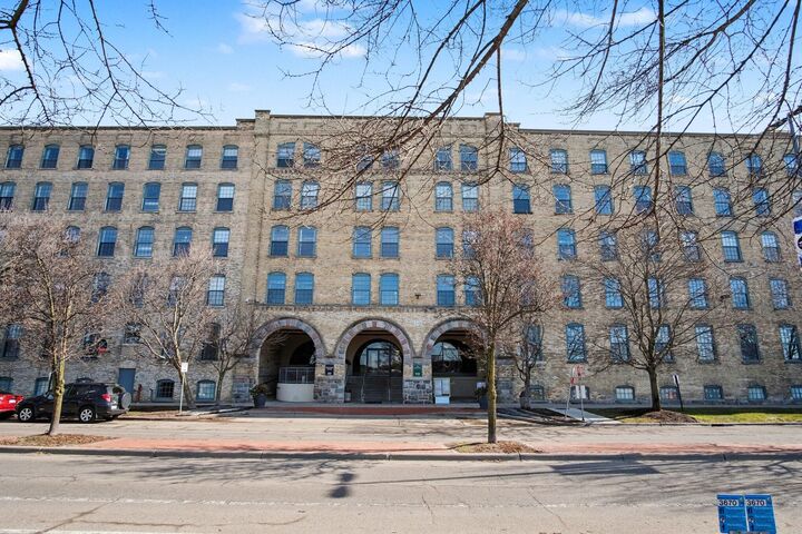 Property Photo: 940 Monroe Avenue NW MI 49503